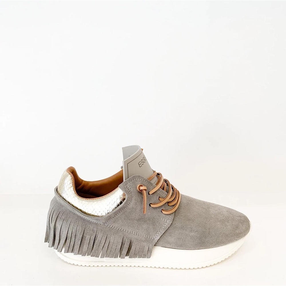 Grey suede Esse Ut Esse sneakers